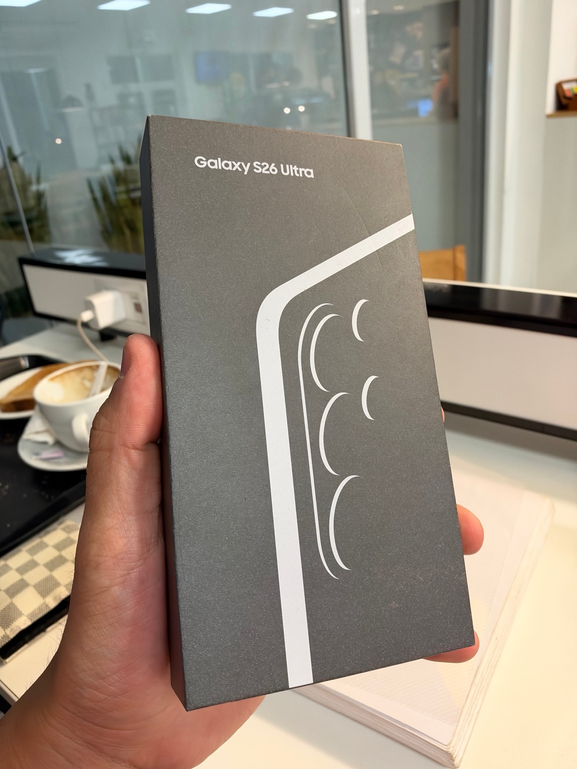 Caja de Samsung Galaxy S26 Ultra, fotografía de referencia